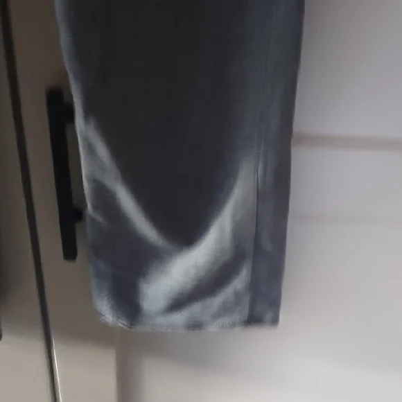 Aeropostale Gray Sweatpants with Iridescent Logo - Picture 3 of 4